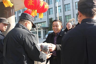 領導春節慰問保安隊員